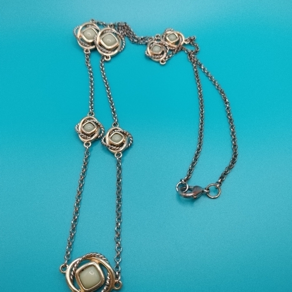 24" Gold Silver Tone Necklace with Green Lucite Center Square Abstract Pendants - Picture 4 of 8